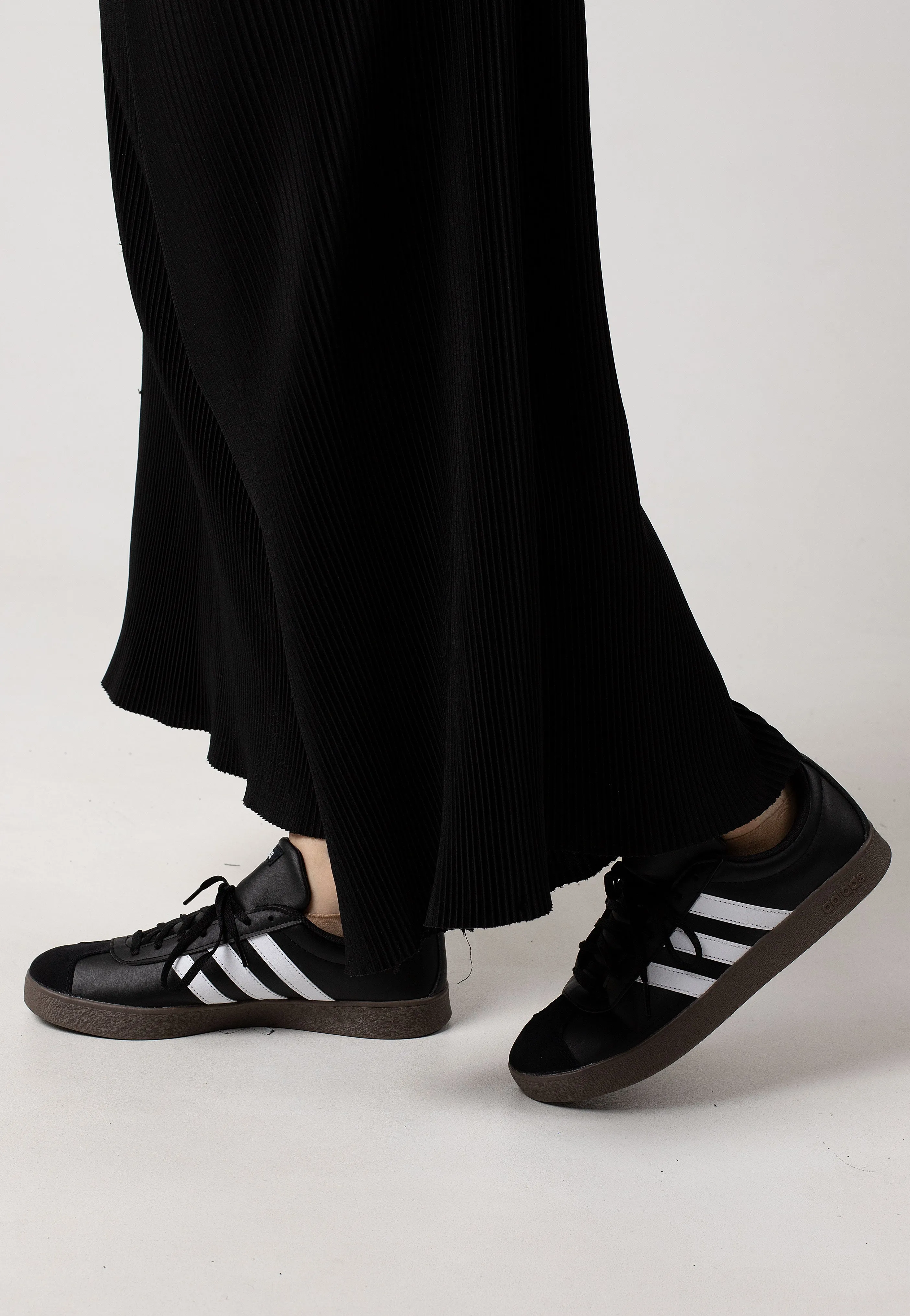 Adidas - Vl Court Base Cblack/Ftwwht/Cblack - Shoes