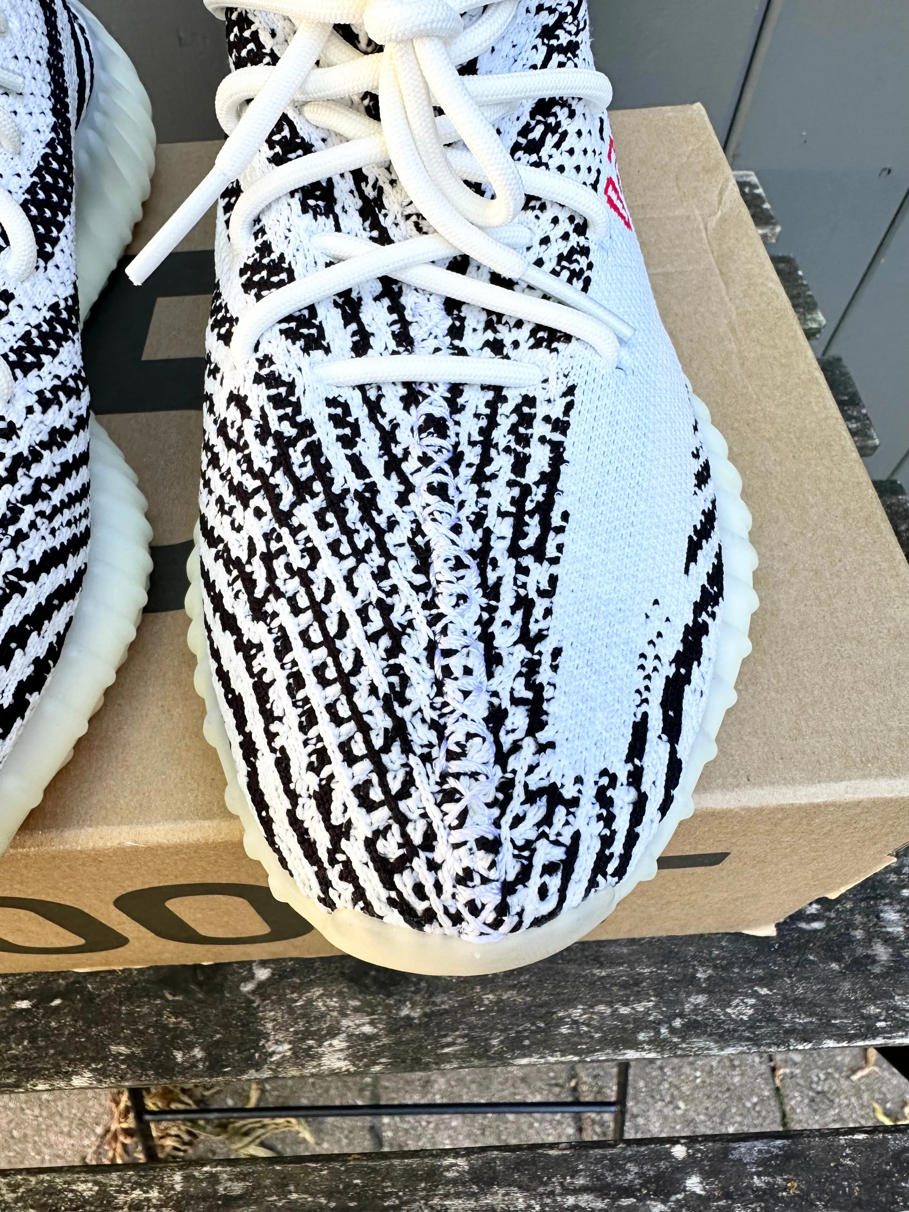 ADIDAS YEEZY BOOST 350 V@ Zebra Sneakers