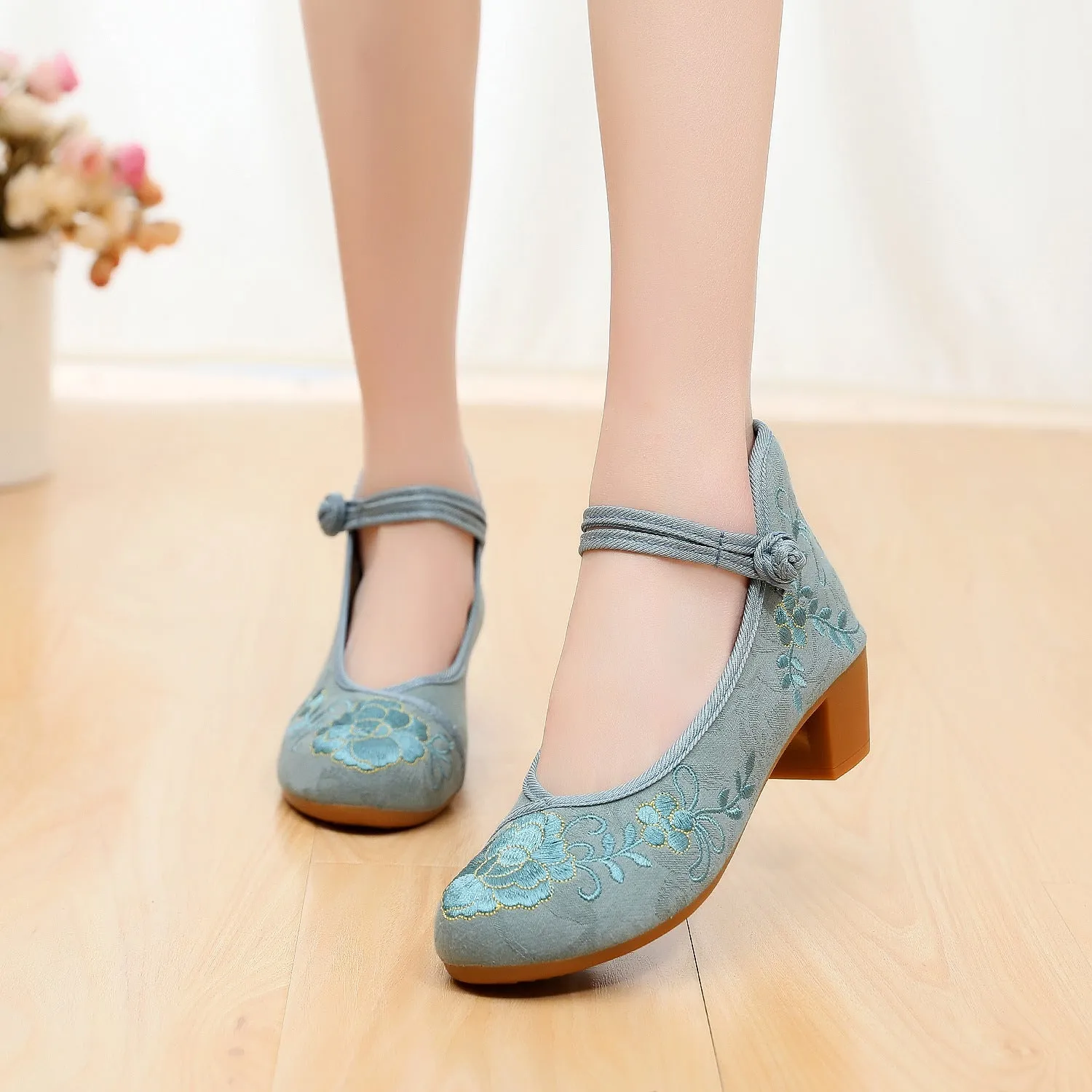 Embroidery Cloth Wedding Ethnic Style Tendon Bottom Canvas Shoes