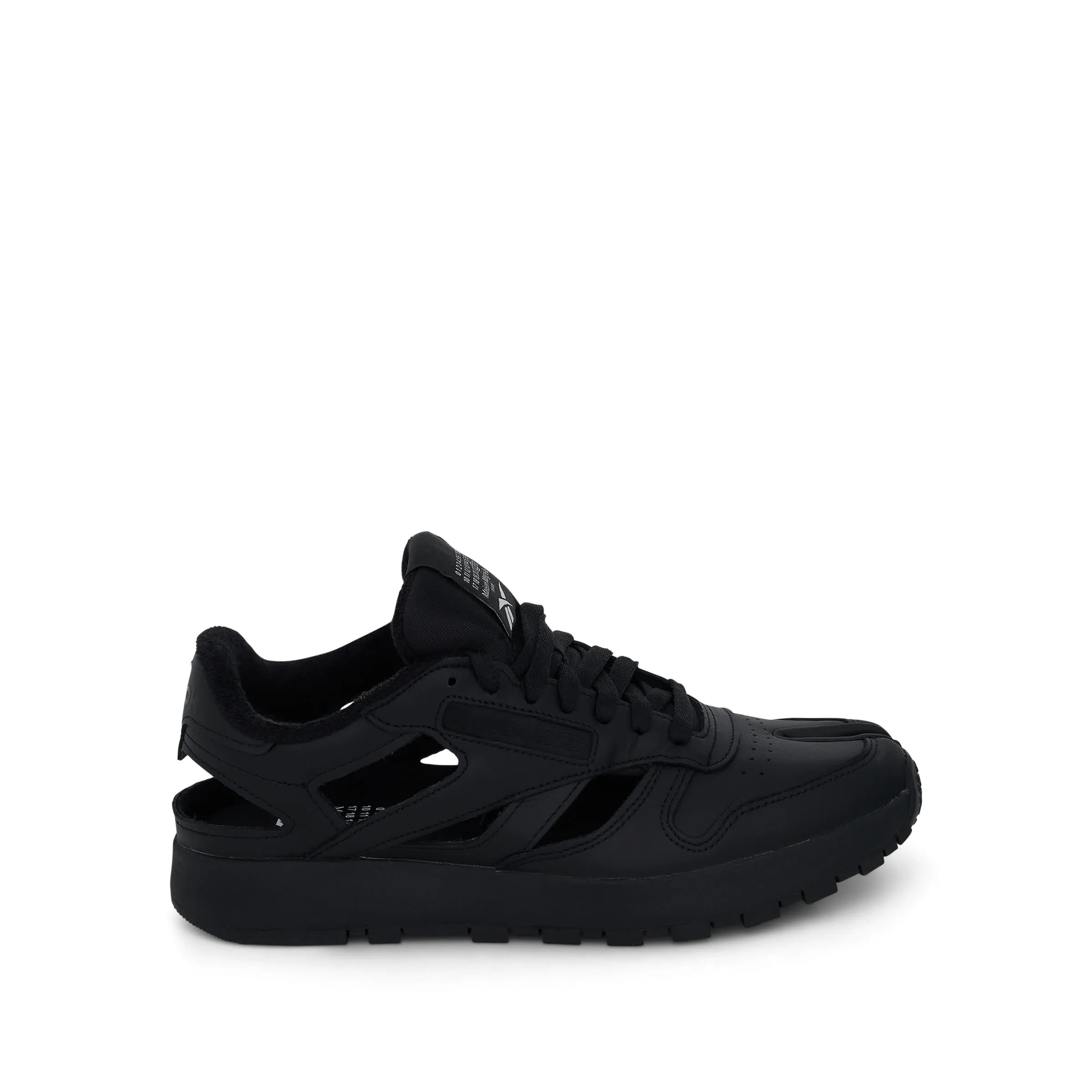 Maison Margiela x Reebok Tabi Gladiator Low Sneaker in Black