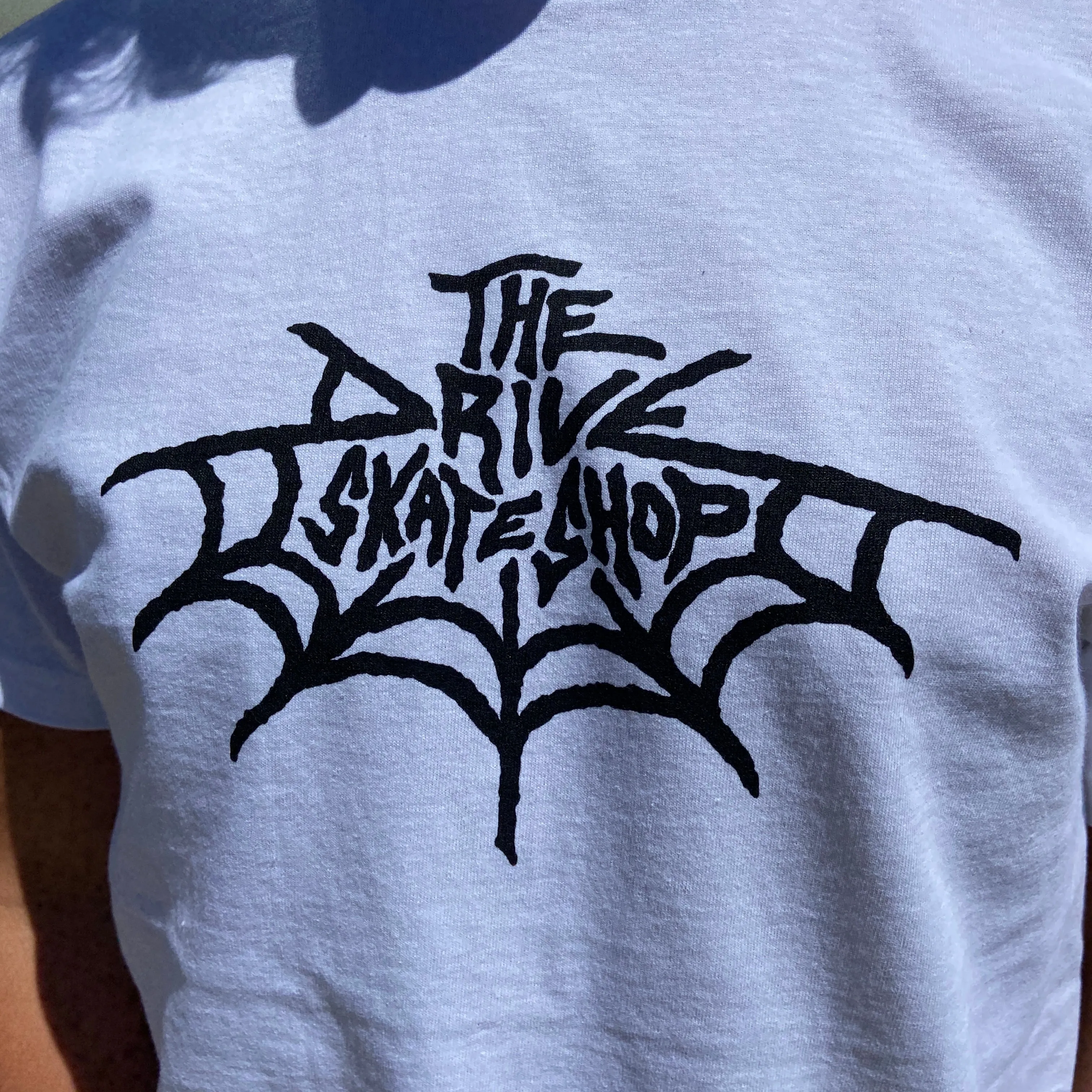 THE DRIVE SKATE SHOP WEB T-SHIRT WHITE/BLACK