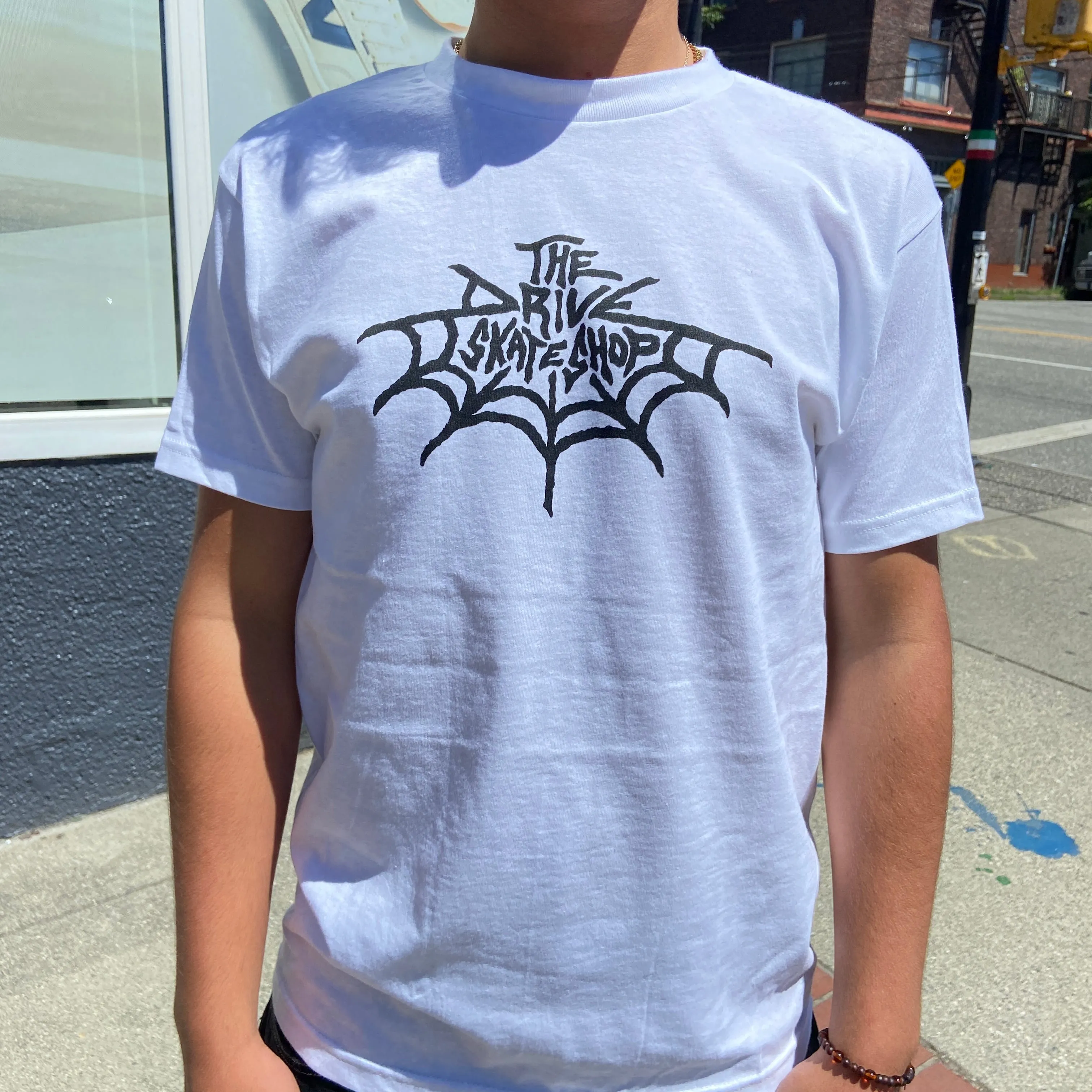 THE DRIVE SKATE SHOP WEB T-SHIRT WHITE/BLACK