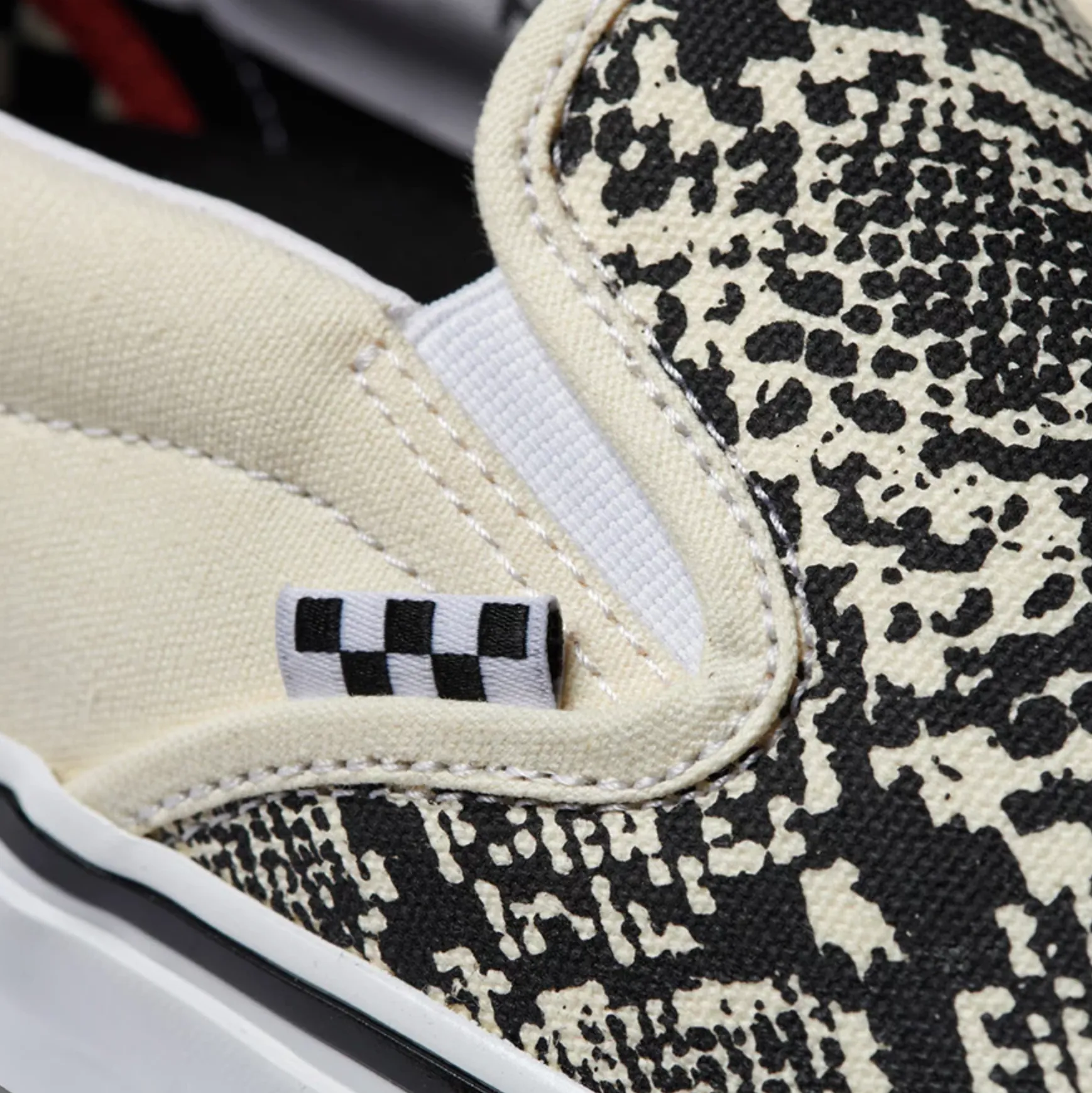 VANS X HOCKEY SKATE SLIP ON WHITE / BLACK SNAKE SKIN